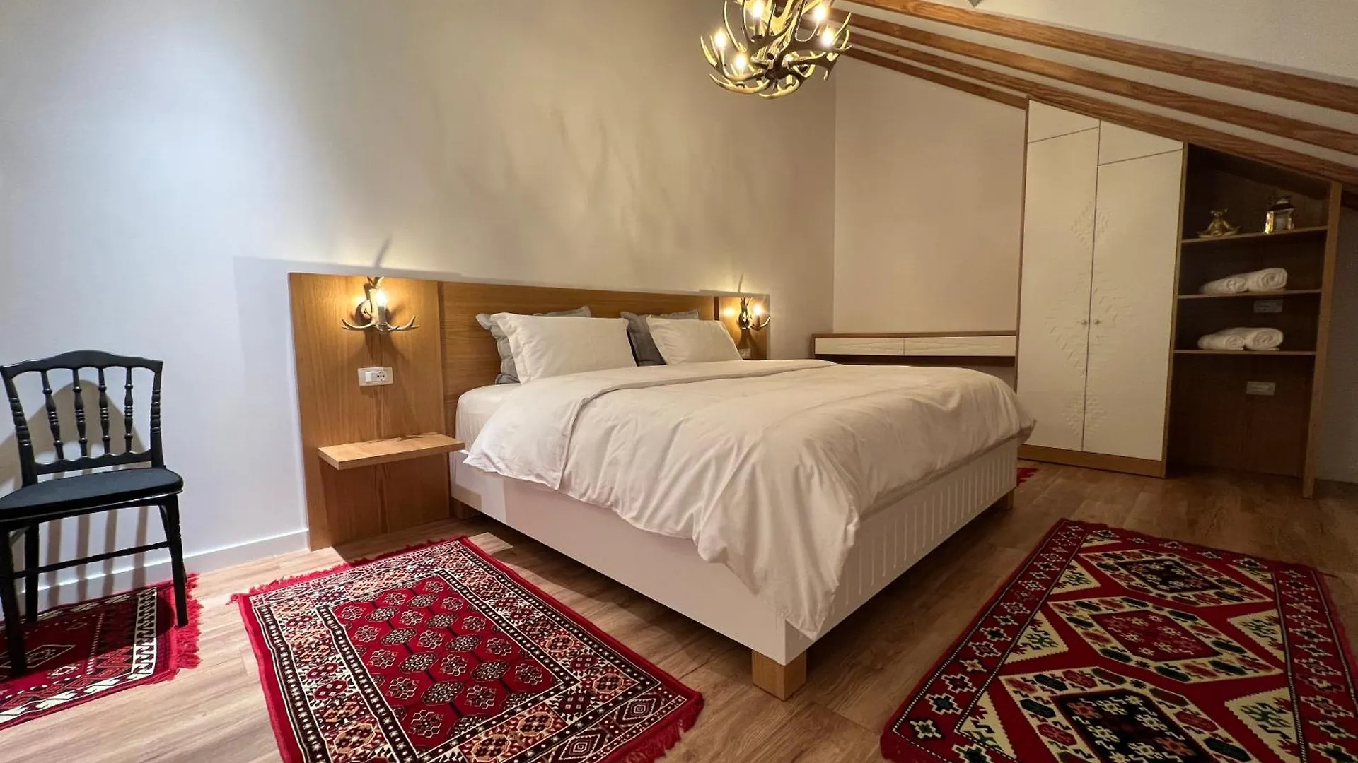 Hotel Chestnut Hill à Bajram Curri 3*,