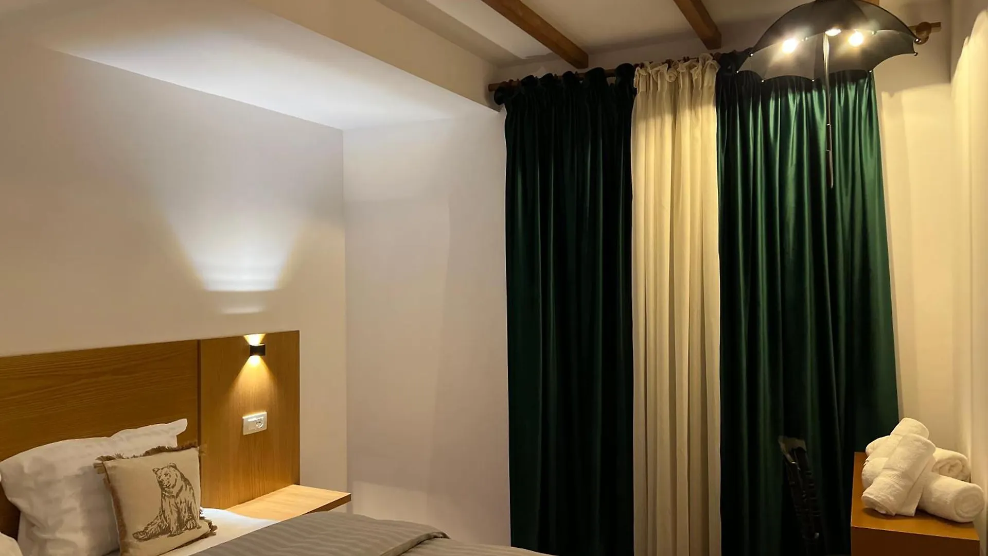 Hotel Chestnut Hill à Bajram Curri 3*,  Albanie
