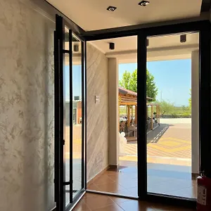 Hotel Kamberi &
